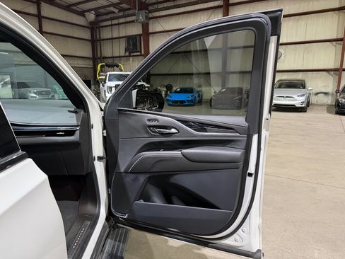 Used 2021 Cadillac Escalade ESV Sport w/ Driver Assist Tech Package AWD/4WD image 24