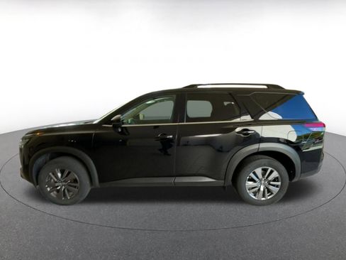 Used 2025 Nissan Pathfinder SV image 9