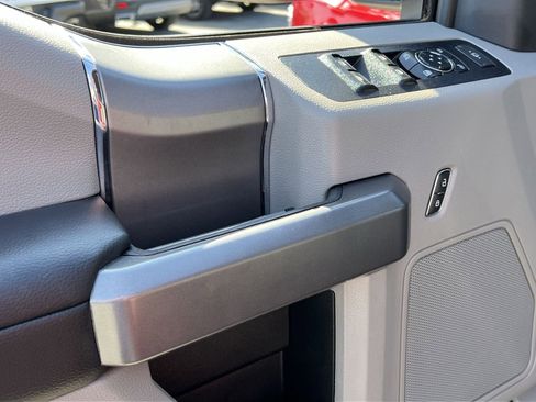 Used 2020 Ford F250 XLT w/ XLT Premium Package image 15