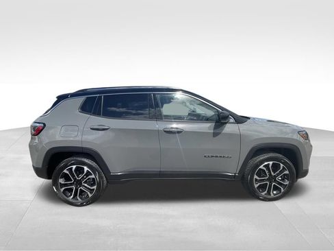 Used 2022 Jeep Compass Limited AWD/4WD image 11