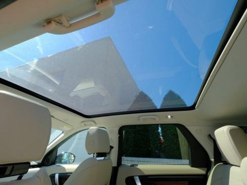 Used 2024 Land Rover Discovery Sport S image 20