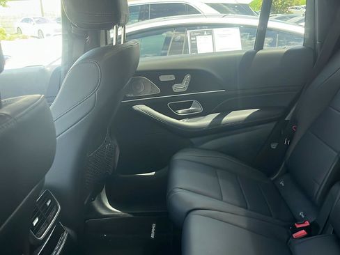 Certified 2023 Mercedes-Benz GLS 450 4MATIC image 7