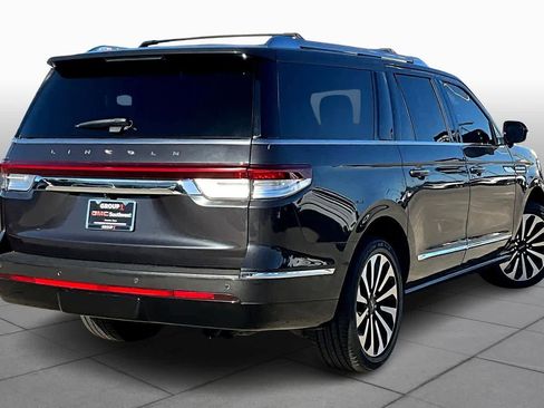 Used 2024 Lincoln Navigator L Reserve image 12
