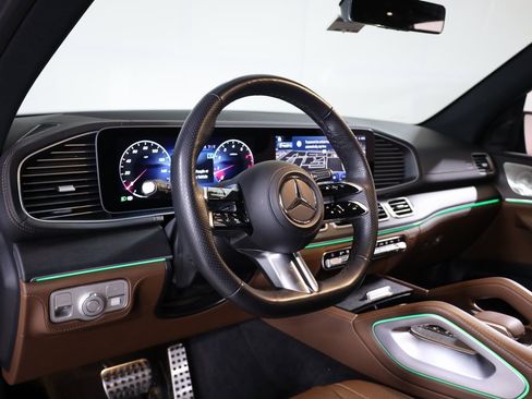 Used 2025 Mercedes-Benz GLS 450 4MATIC w/ AMG Line Exterior image 27