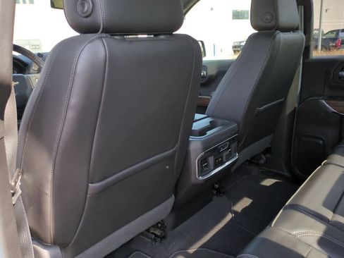 Used 2019 Chevrolet Silverado 1500 High Country w/ Z71 Off-Road Package image 18