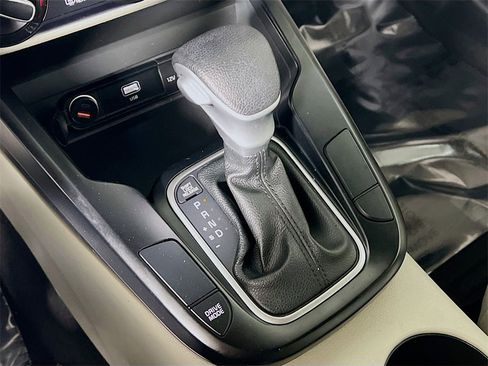 Used 2023 Kia Soul LX image 16