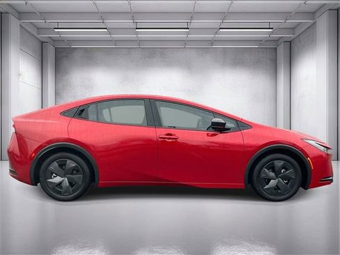 Used 2026 Toyota Prius LE image 2