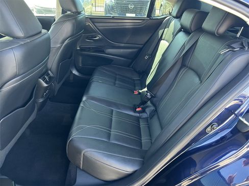 Used 2022 Lexus ES 350 Ultra Luxury w/ Accessory Package 2 image 12