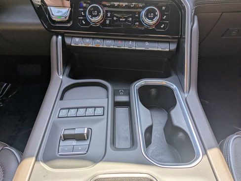 Used 2025 GMC Sierra 2500 Denali w/ Denali Reserve Package AWD/4WD image 20