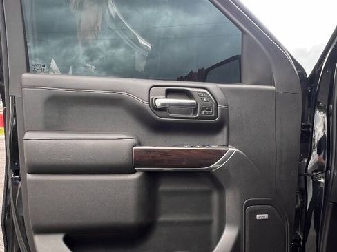 Used 2020 GMC Sierra 1500 SLT RWD image 13