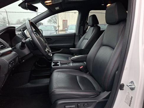 Used 2023 Honda Odyssey Sport image 13