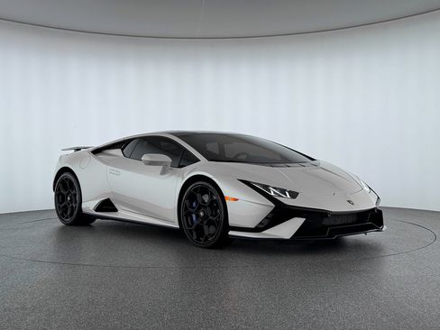 Used 2023 Lamborghini Huracan Tecnica RWD image 8