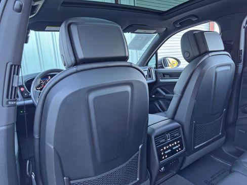 Used 2024 Porsche Cayenne S image 43