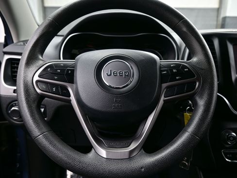 Used 2021 Jeep Cherokee Latitude AWD/4WD image 19