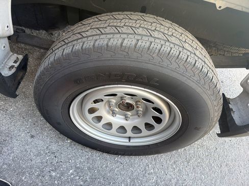 Used 2024 GMC Sierra 1500 Pro w/ Pro Value Package image 9