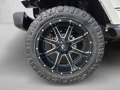 Used 2015 Jeep Wrangler Unlimited Sahara w/ Connectivity Group image 23