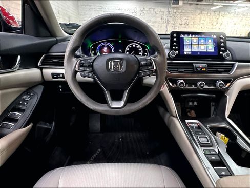 Used 2021 Honda Accord Hybrid image 8