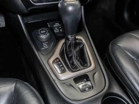 Used 2016 Jeep Cherokee Limited image 20