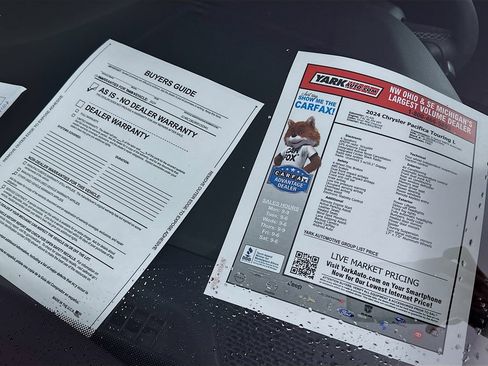 Certified 2024 Chrysler Pacifica Touring-L image 15