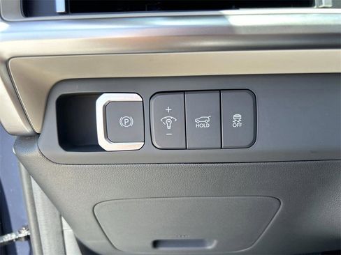 Used 2025 Hyundai Santa Fe SEL image 17