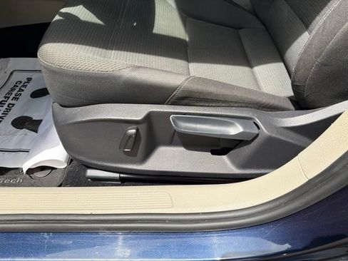 Used 2015 Volkswagen Golf TDI S FWD image 11