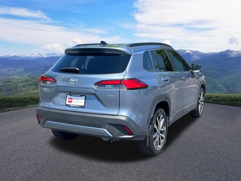 Used 2025 Toyota Corolla Cross XLE FWD image 5