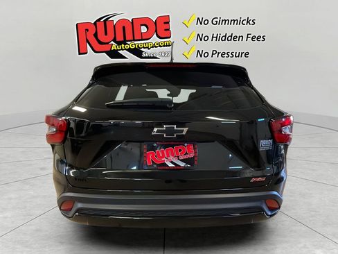 Used 2024 Chevrolet Trax RS w/ Sunroof Package image 4
