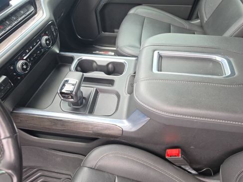 Used 2022 Chevrolet Silverado 1500 LTZ w/ LTZ Premium Package AWD/4WD image 18