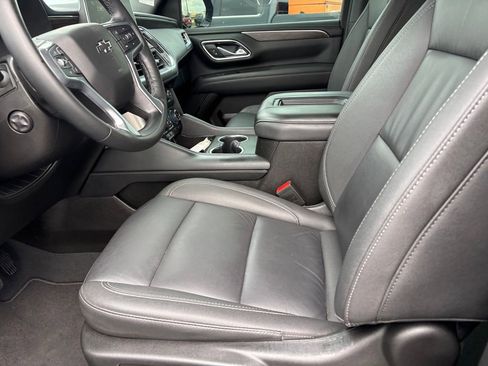 Used 2024 Chevrolet Suburban Z71 w/ Luxury Package image 10