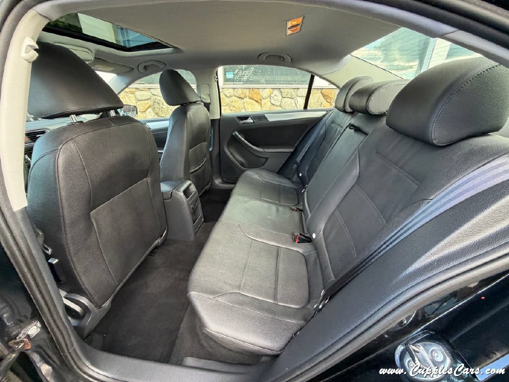 Used 2012 Volkswagen Jetta SEL FWD image 21