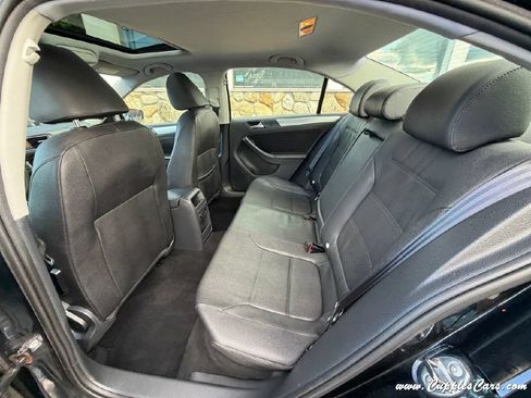 Used 2012 Volkswagen Jetta SEL FWD image 21