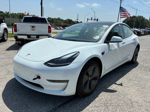 Used 2023 Tesla Model 3 Standard Range RWD image 2