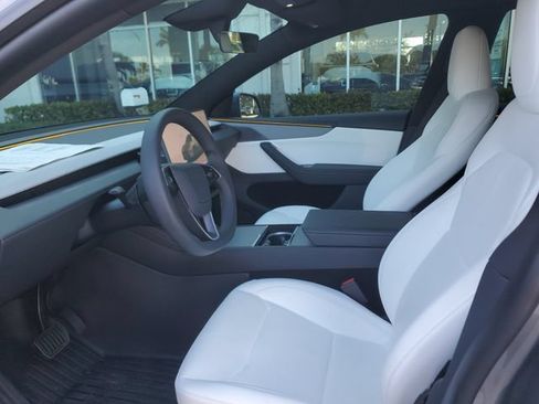 Used 2026 Tesla Model Y 2WD image 17