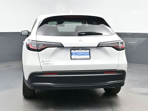 New 2026 Honda HR-V LX image 9