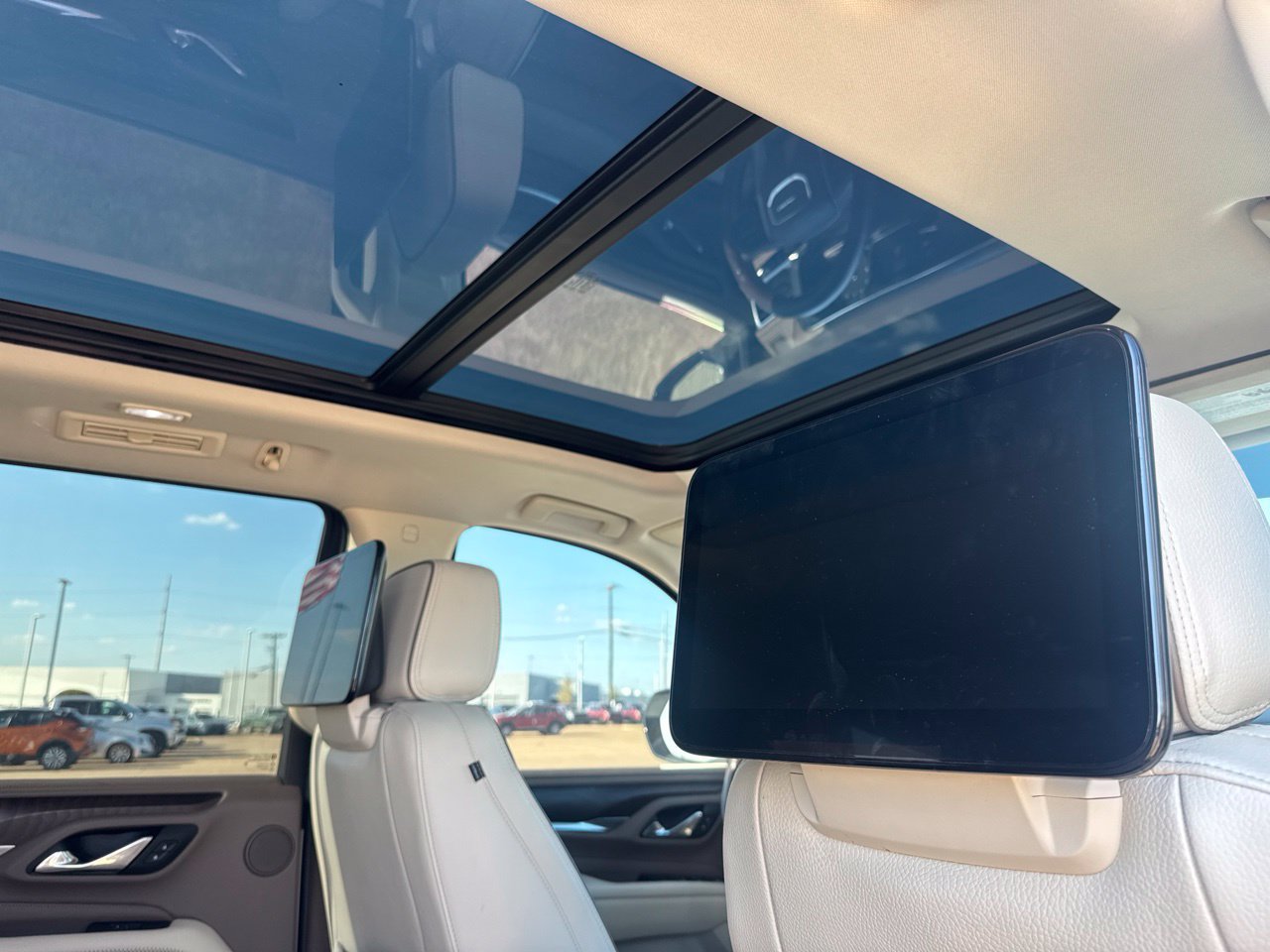 Used 2021 GMC Yukon Denali w/ LPO, Illumination Package AWD/4WD image 38