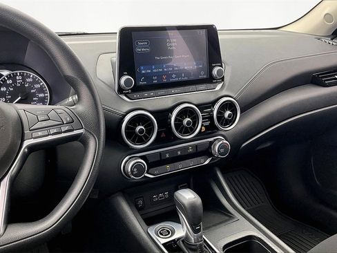 Used 2024 Nissan Sentra SV image 6