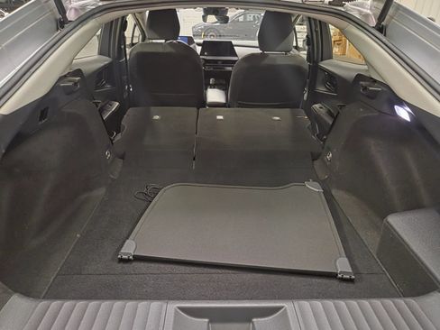 Used 2023 Toyota Prius LE FWD image 35