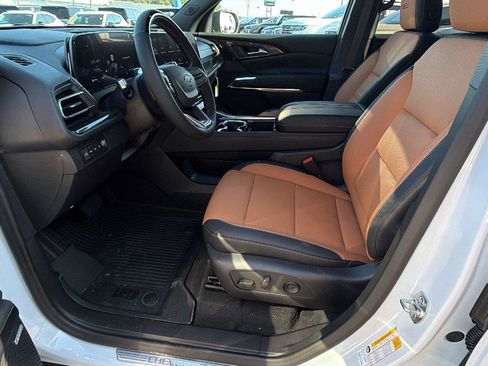New 2027 Chevrolet Traverse Z71 w/ Enhanced Driving Package AWD/4WD image 17