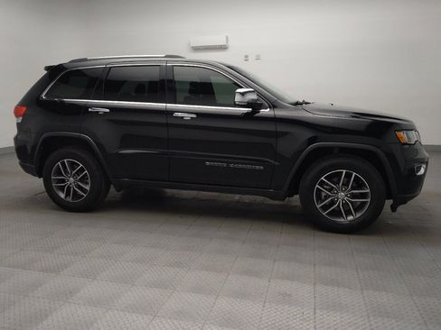 Used 2017 Jeep Grand Cherokee Limited image 11