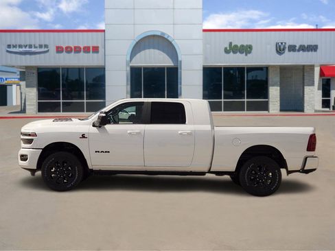 New 2026 RAM 2500 Laramie AWD/4WD image 3