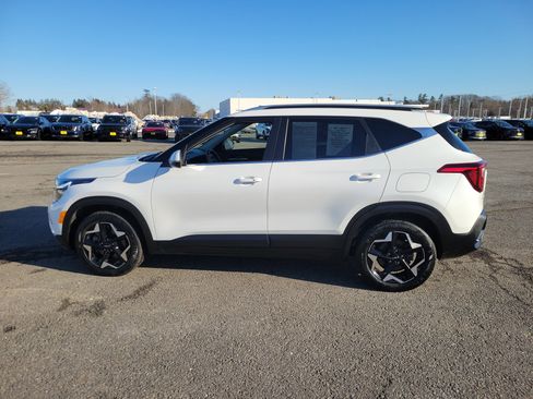 Used 2024 Kia Seltos EX image 8