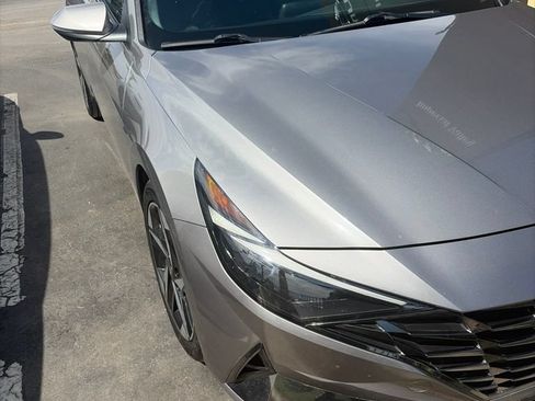 Used 2023 Hyundai Elantra Limited w/ Cargo Package FWD image 5