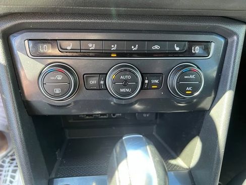Used 2020 Volkswagen Tiguan SE AWD/4WD image 26