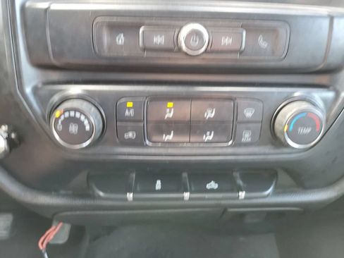 Used 2018 Chevrolet Silverado 1500 Custom w/ Custom Convenience Package AWD/4WD image 12