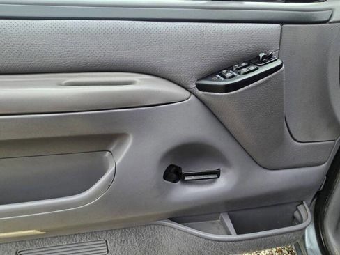 Used 1996 Ford F250 XLT image 24
