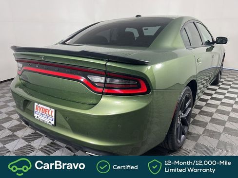 Used 2020 Dodge Charger SXT w/ Blacktop Package RWD image 5