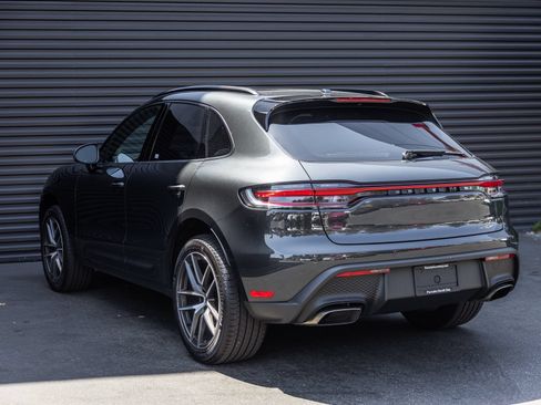 Certified 2026 Porsche Macan AWD/4WD image 3