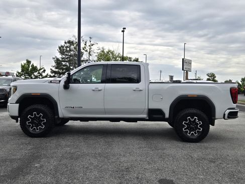 Used 2021 GMC Sierra 2500 AT4 w/ AT4 Premium Plus Package AWD/4WD image 13