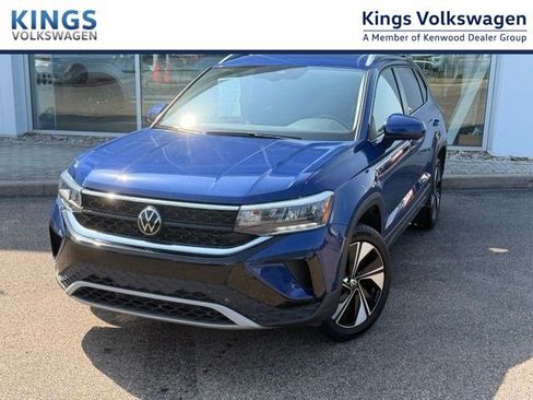 Certified 2024 Volkswagen Taos SE AWD/4WD image 1