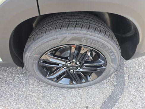 New 2026 Chevrolet Trax ACTIV w/ Driver Confidence Package FWD image 11